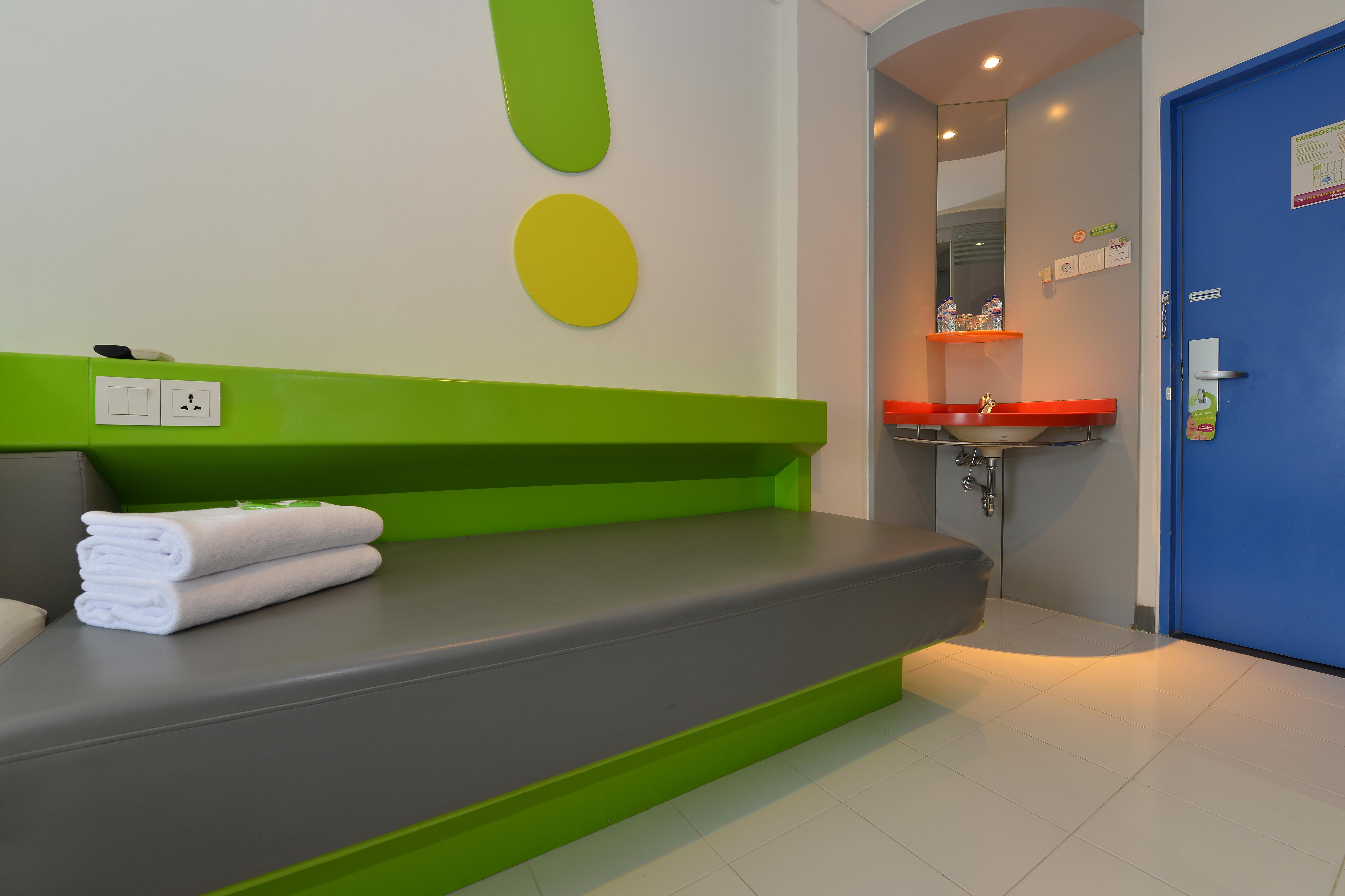 Pop! Hotel Kemang Jakarta Extérieur photo