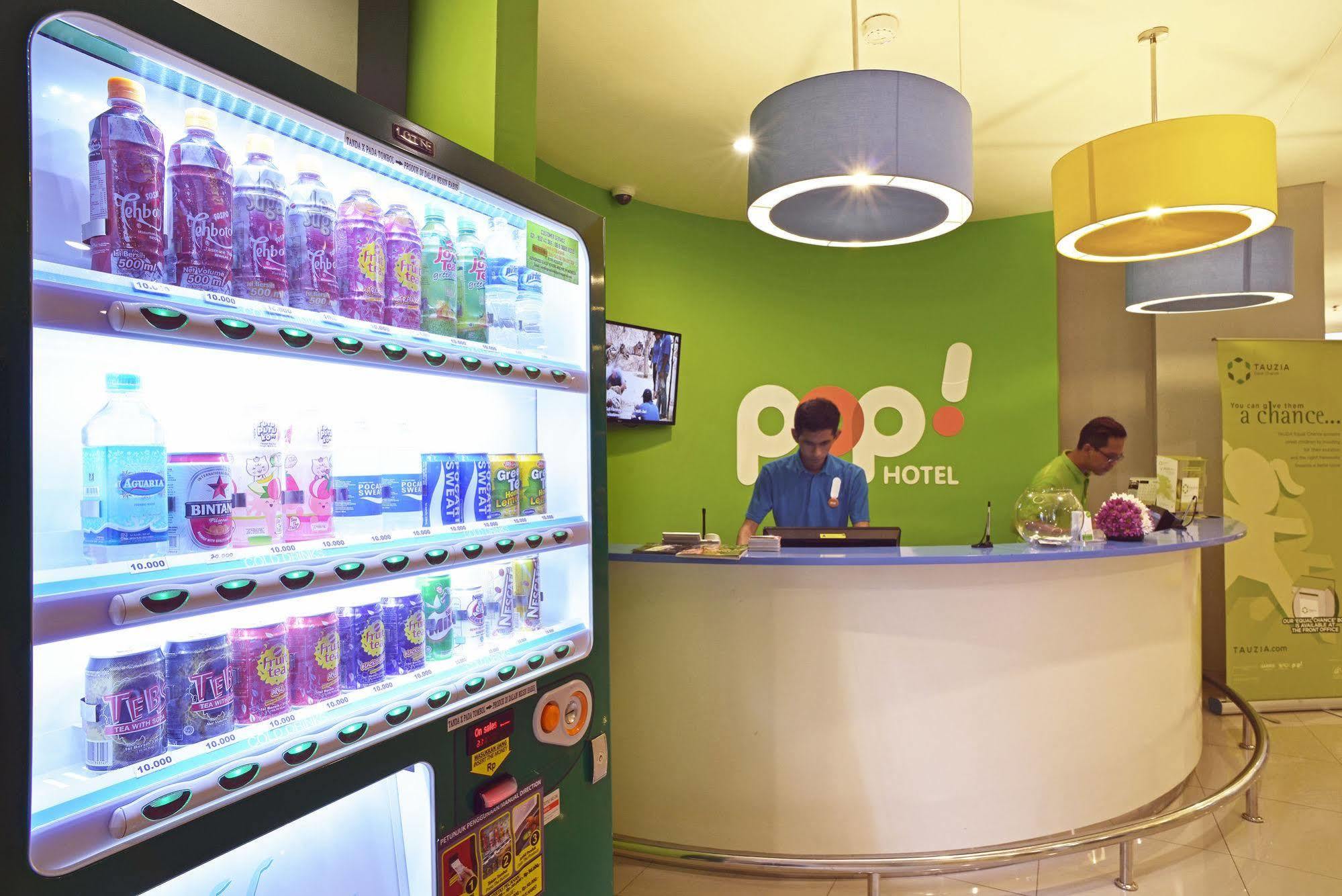Pop! Hotel Kemang Jakarta Extérieur photo