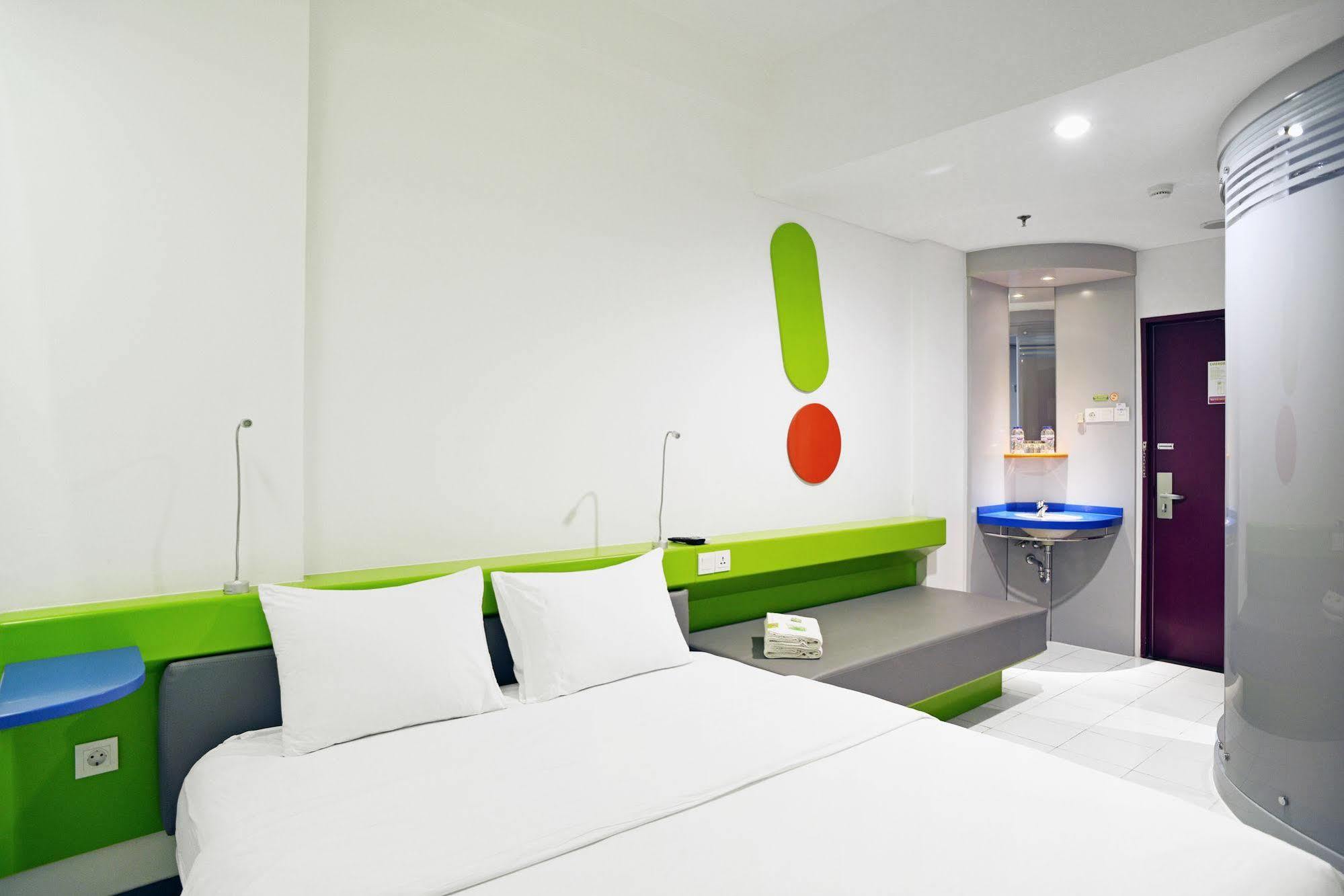 Pop! Hotel Kemang Jakarta Extérieur photo